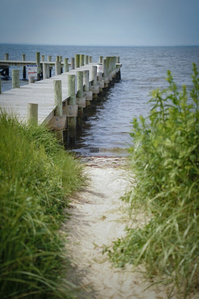 Building Photo - 27 Bayview Ave