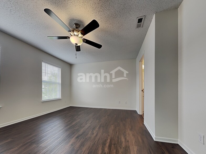 Building Photo - 12907 Old Glory Dr