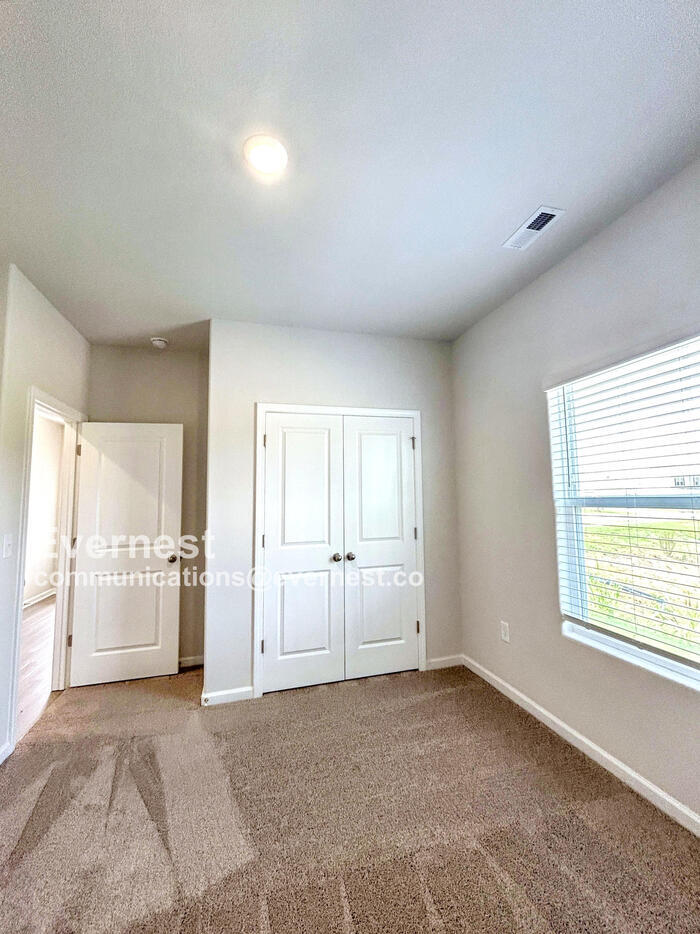 Building Photo - 115 Lightning Dr