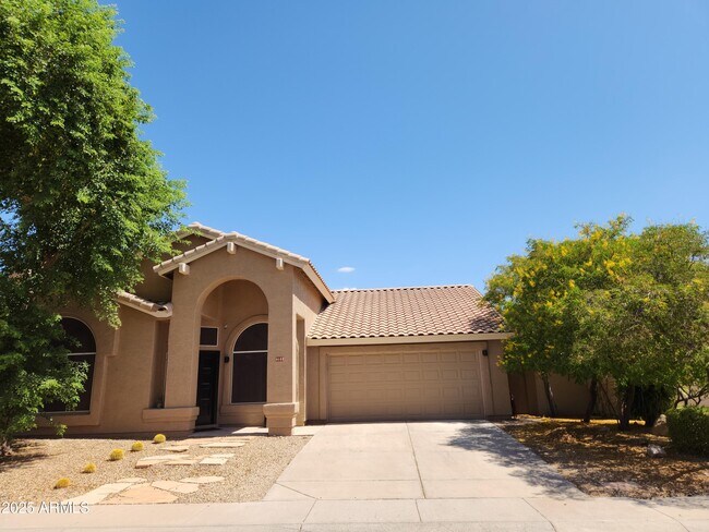 Building Photo - 9102 E Siesta Ln