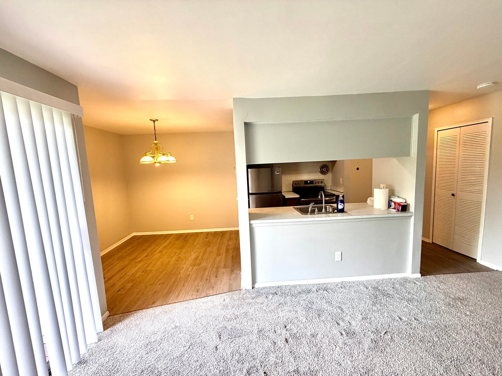 Building Photo - 21661 Hillside Dr