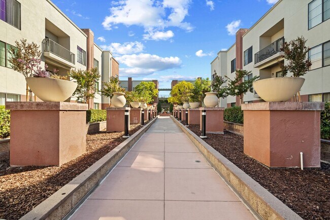 Building Photo - Modern and Luxurious 1 Bedroom 1 Bath Condo in the Desirable Brickyard Community