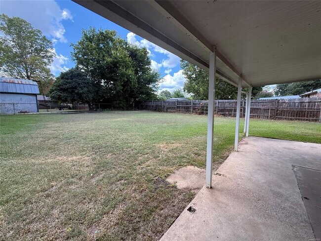 Building Photo - 637 Mimosa Rd