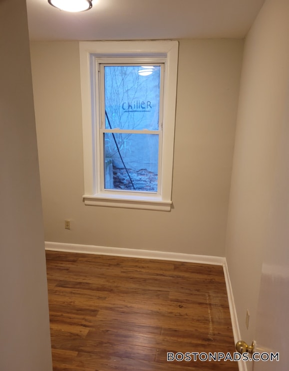 Building Photo - 145 Endicott St