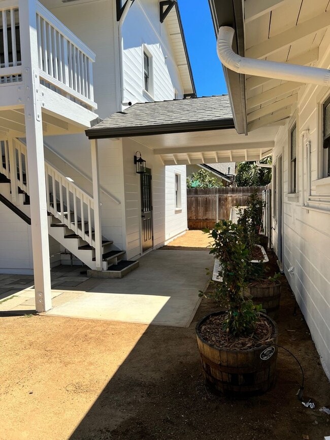 Building Photo - Mulberry Avenue