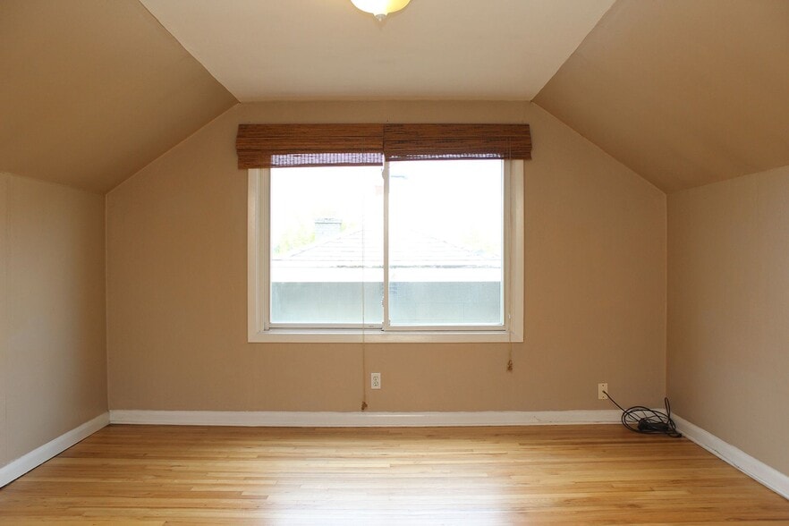 Building Photo - 20-26 NE 56th Ave