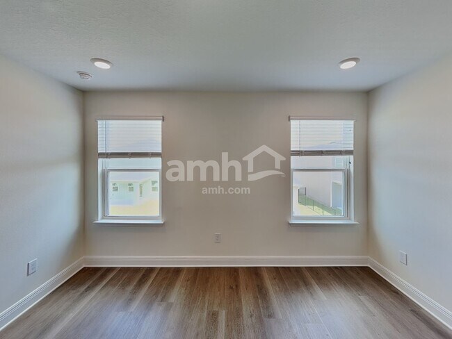 Building Photo - 5968 Pinewood Ests Dr