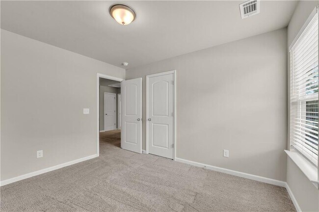 Building Photo - 1486 Fern Ridge Ln
