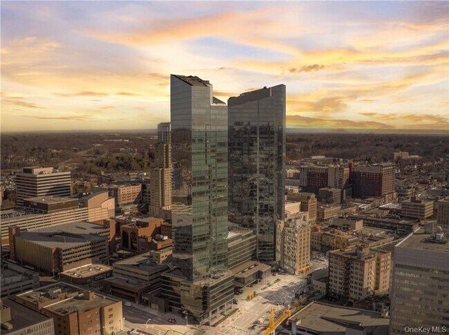 Building Photo - 1 Renaissance Square