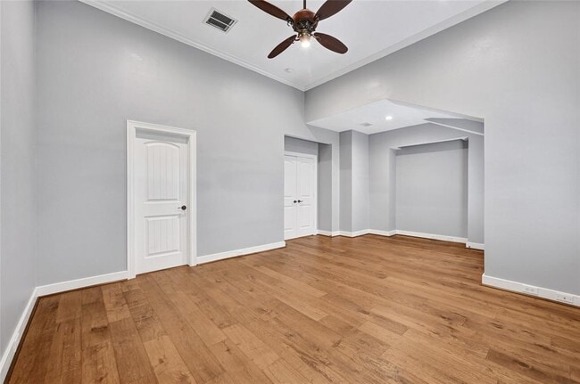 Building Photo - 210 Breezy Way