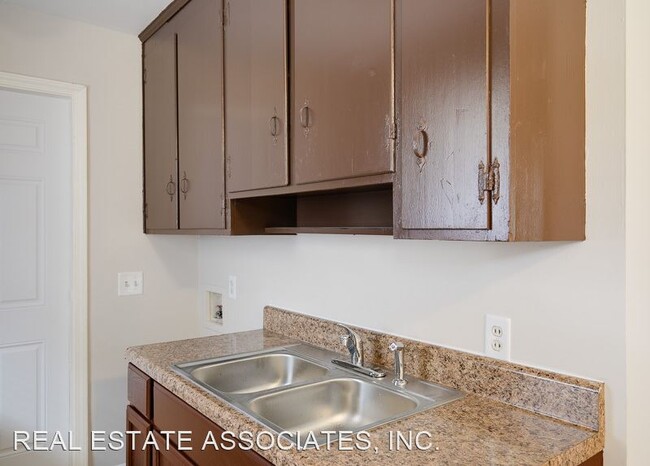 Building Photo - 3 br, 1 bath House - 1122 Fiske Street