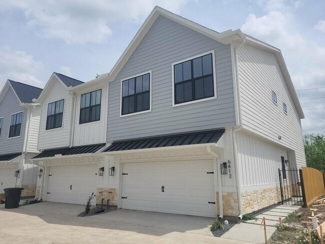Primary Photo - 6412 Highland Pine Ln