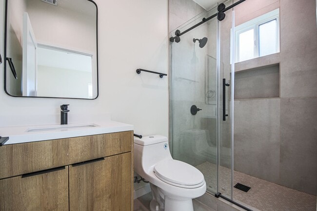 Building Photo - 2129.2 Aaron St