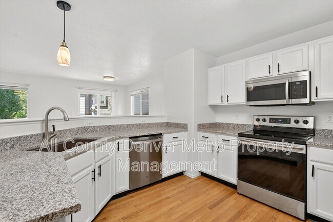 Building Photo - 10203 Vine Ct