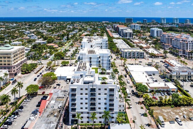 Building Photo - 155 E Boca Raton Rd