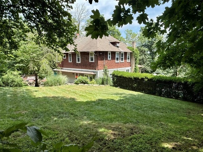 Building Photo - 65 Rockledge Dr