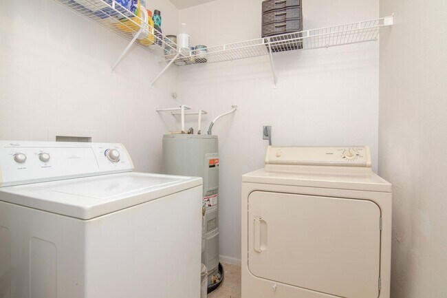 Building Photo - Cozy 1 Bed/ 1 Bath Condo for rent @ Blosso...