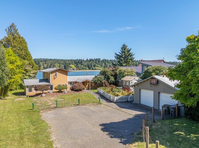 Building Photo - SHORT TERM LEASES! 1-6 months - 3-Bedroom ...