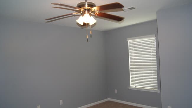 Building Photo - 375 Niblick Dr