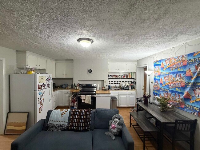 Building Photo - 710 Hudson St