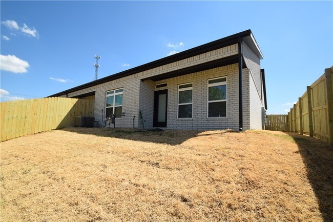 Building Photo - 1840 Garnet Ave
