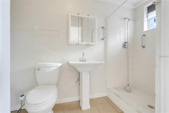 Building Photo - 107 Garrison Dr