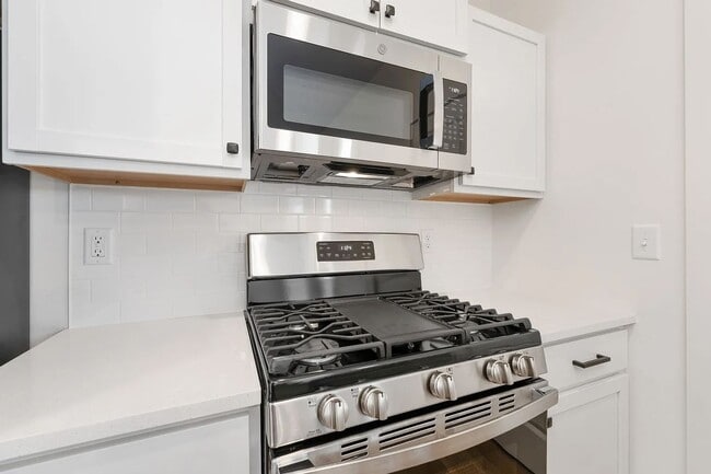 Building Photo - 2331 S Spg Hl Ct