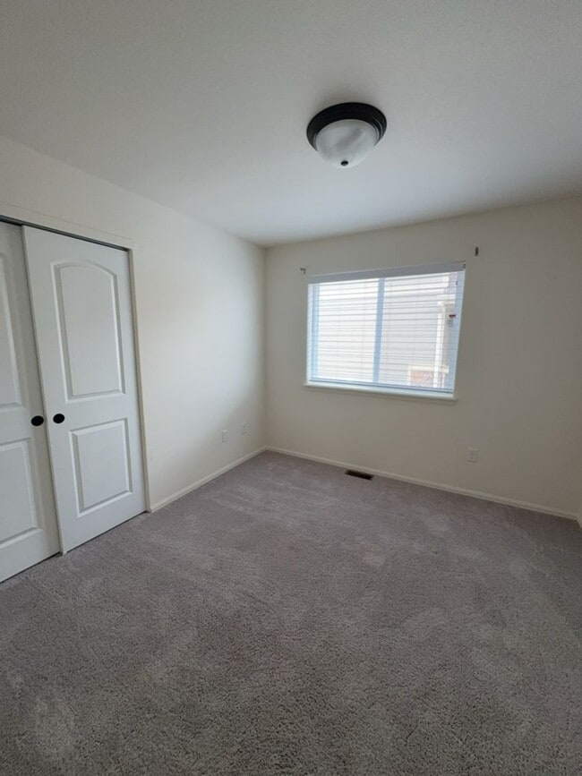 Building Photo - 3 Bed. 2 Bath, 2 Car Garage in Promontory