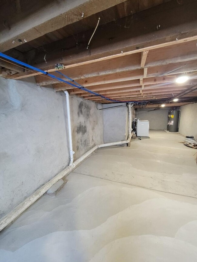 Building Photo - 3140 N Rosewood St