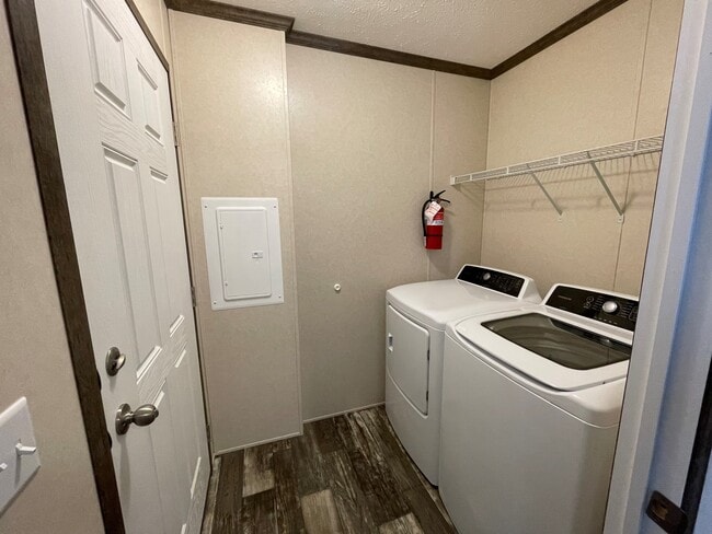 Building Photo - 99 Sheppard Ave