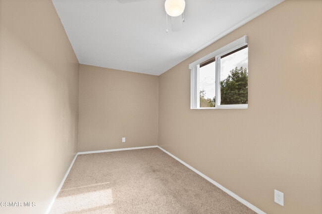 Building Photo - 2905 Foothill Dr