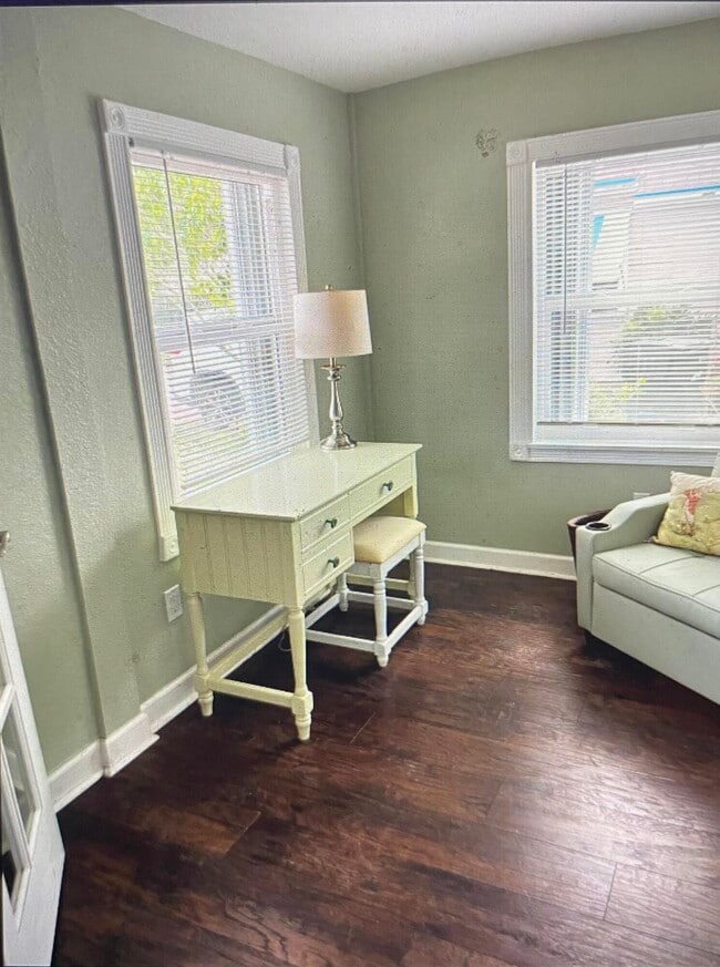 Building Photo - 336 SW 5th Ave