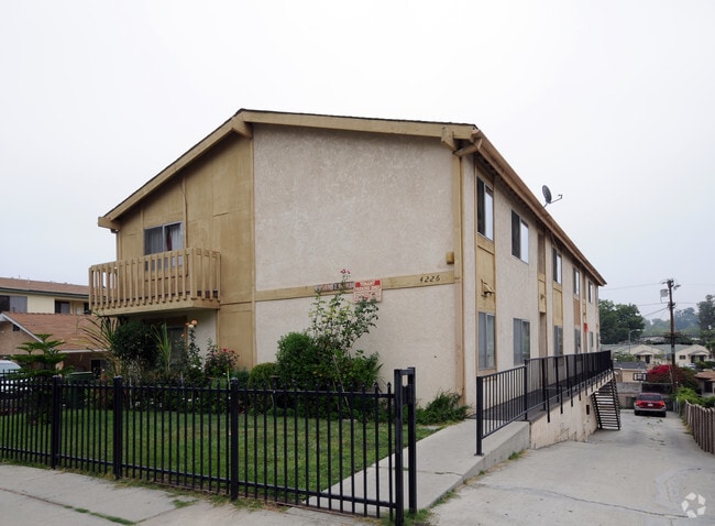 Primary Photo - 4226 Stillwell Ave