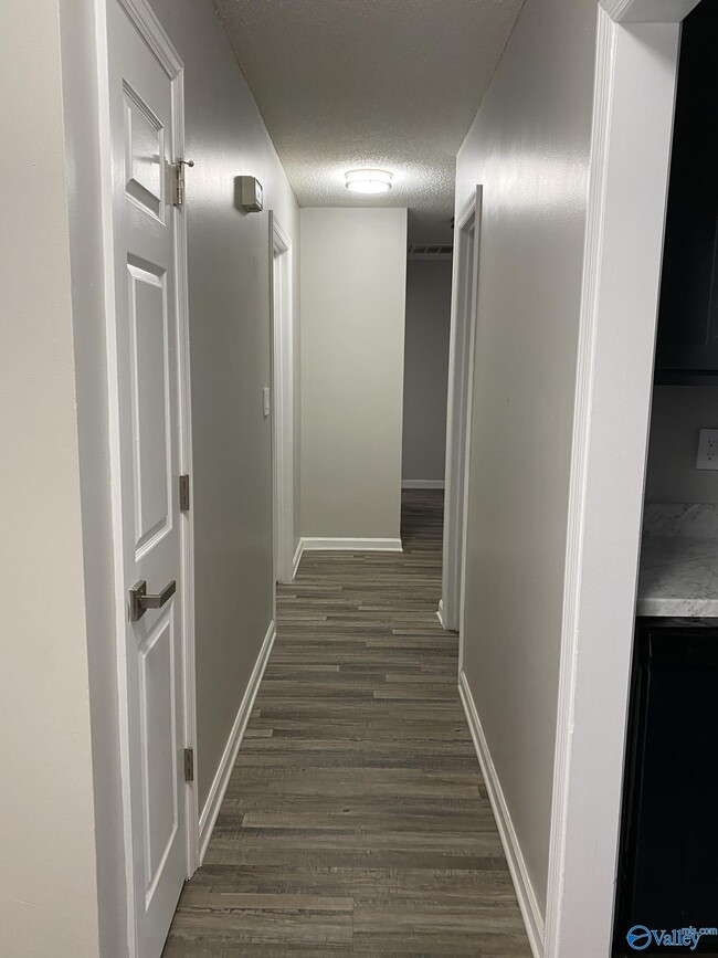 Building Photo - 115 Lewis Ln