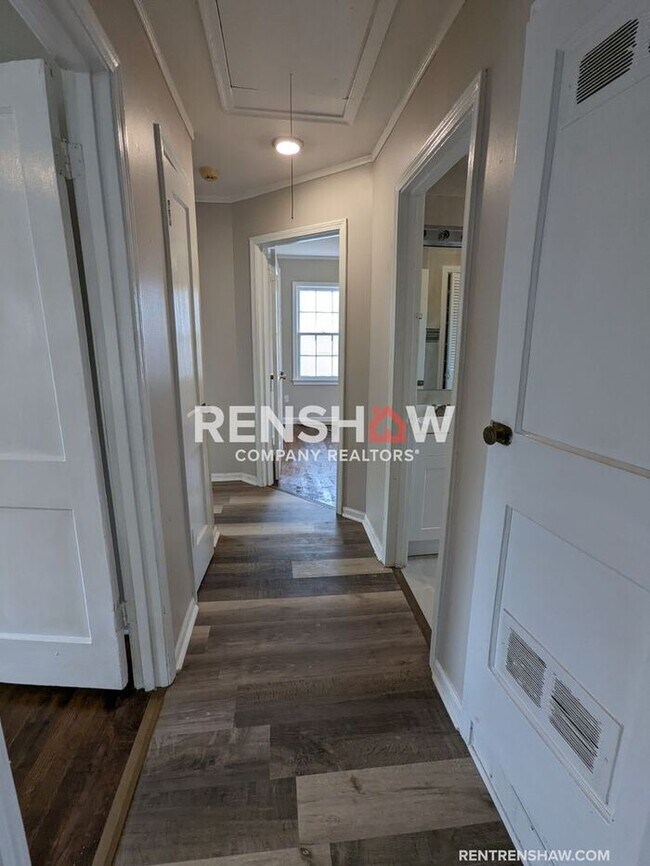 Building Photo - Completely Upgraded Property - Move in Ready!