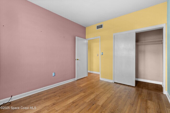 Building Photo - 55 Sea Park Blvd