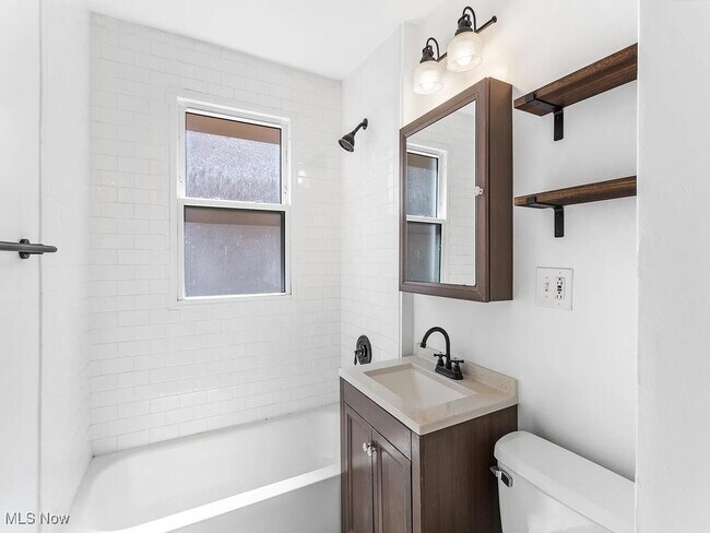 Building Photo - 16201 Madison Ave