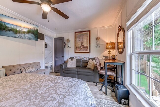 Building Photo - 2427 Park St