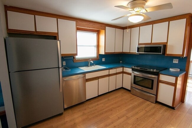 Building Photo - 87 Auburn St