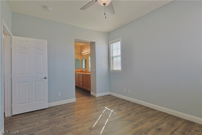 Building Photo - 1287 Horizon Village Ave