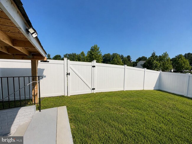 Building Photo - 6600 Long Shadow Ct