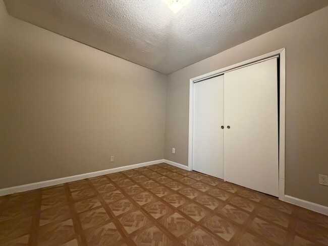 Building Photo - 3406 Milbrad St