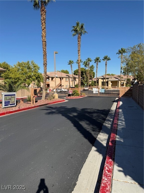 Building Photo - 1050 E Cactus Ave