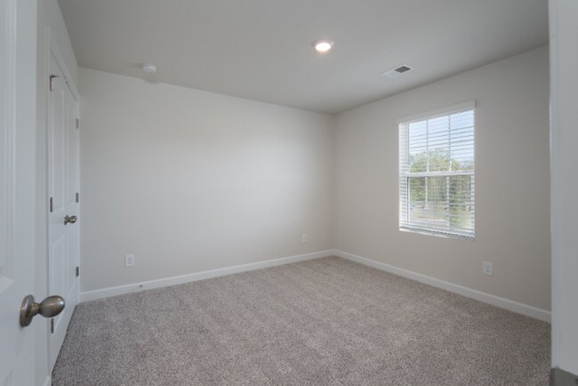 Building Photo - 516 Cedar Knoll Cir