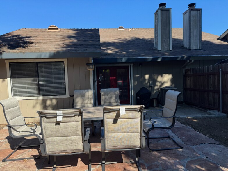 Building Photo - 9410 Aizenberg Cir