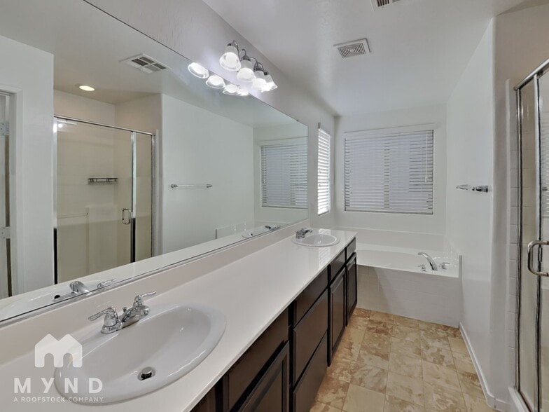 Building Photo - 7693 Lots Hills Dr