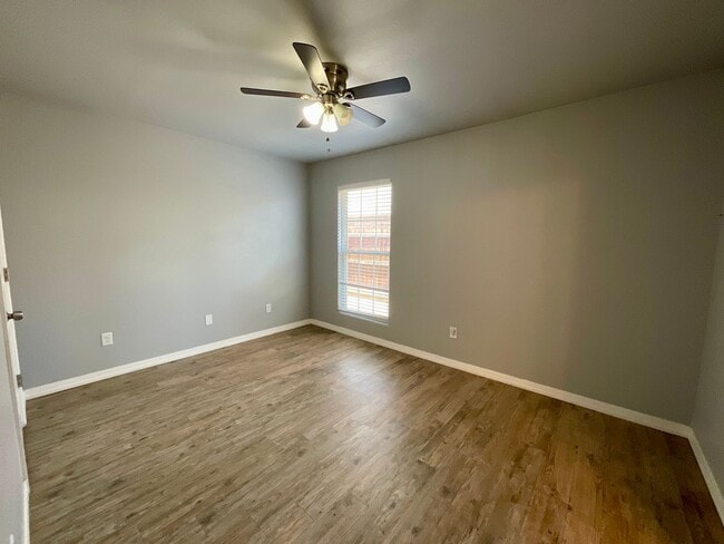 Building Photo - 4 Bed 3 bath 3 Car-Garage-Solar Panels-Move In Ready! Frenship ISD