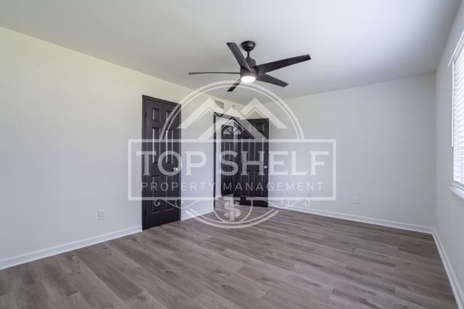 Building Photo - 740 Mozley Dr SE