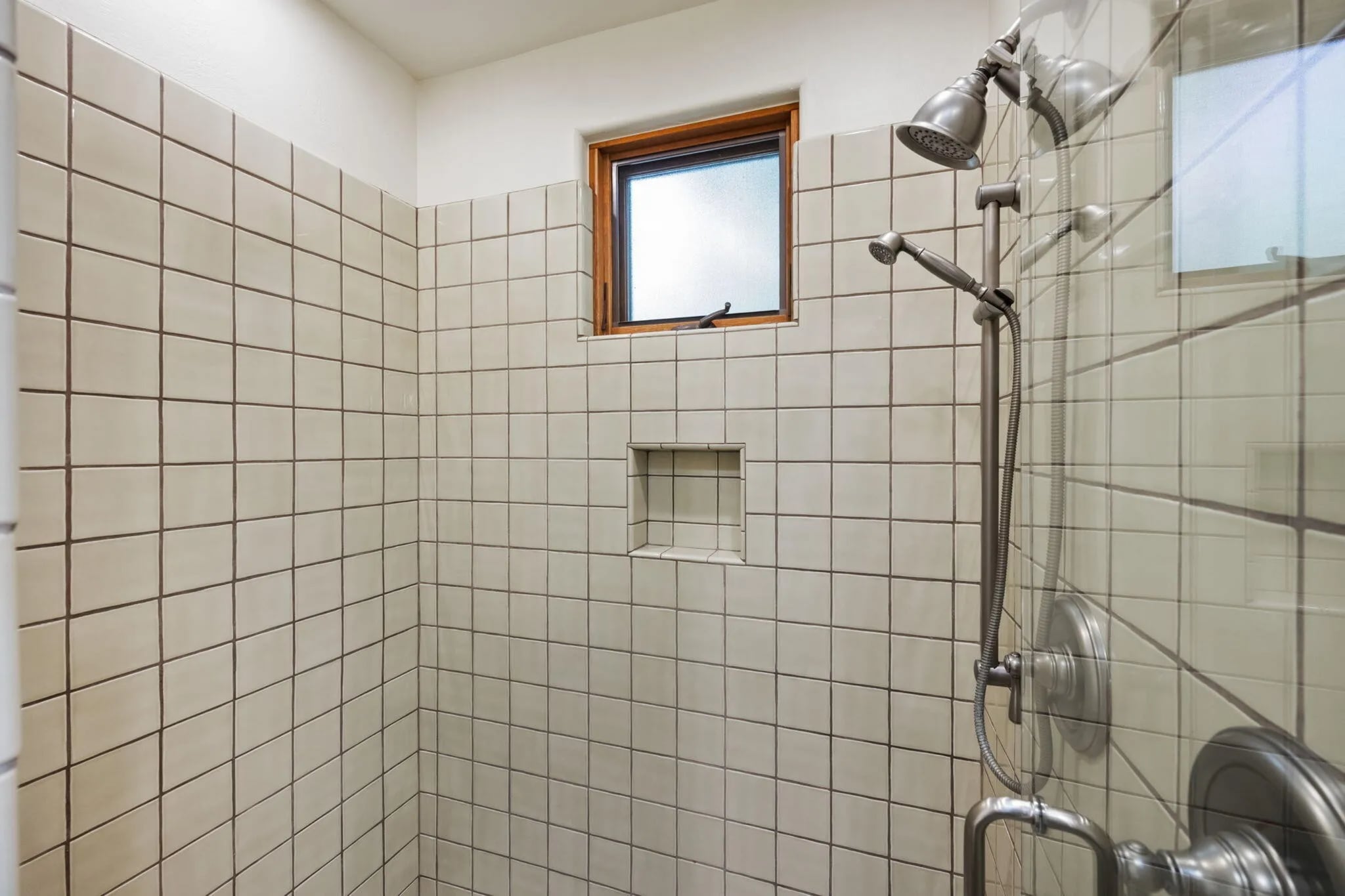 Spa-Inspired Walk-In Shower With Skyline Window - 1500 E Split Rock Dr
