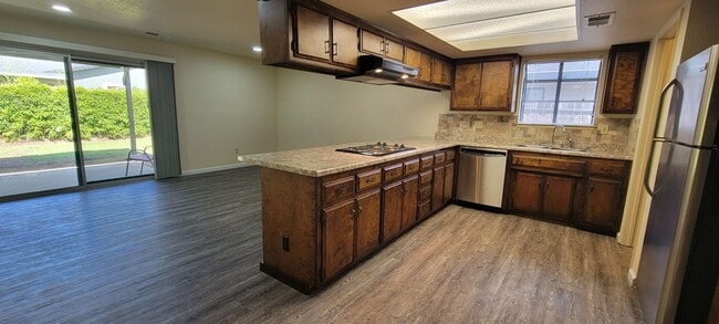 Building Photo - Newly Updated 3 Bdrm 2 Bath House Near Schools and Shopping, Corner of Shasta Pines and Mistletoe